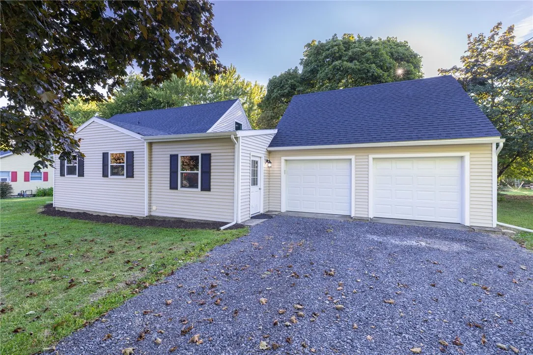 3315 Middle Cheshire Road, Canandaigua Town, New Y, Canandaigua Town, New York 14424, 3 Bedrooms Bedrooms, 6 Rooms Rooms,2 BathroomsBathrooms,Residential,Closed,3315 Middle Cheshire Road, Canandaigua Town, New Y,0,R1633220