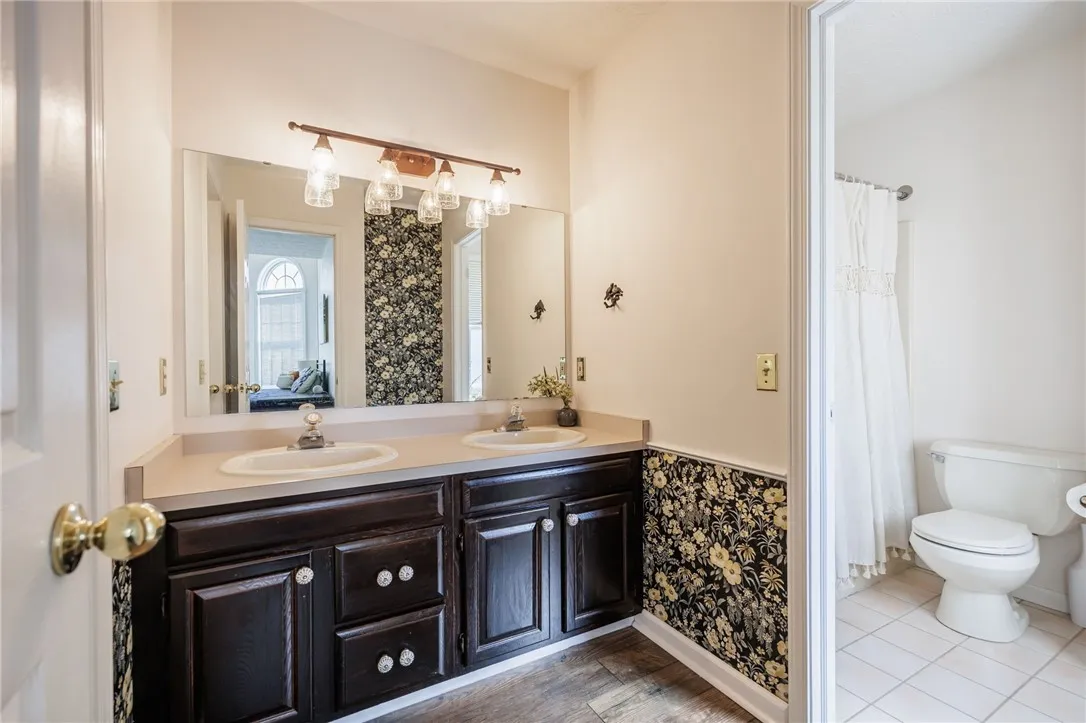 20 Ironwood Drive, Perinton, New York 14450, Perinton, New York 14450, 4 Bedrooms Bedrooms, 8 Rooms Rooms,2 BathroomsBathrooms,Residential,Closed,20 Ironwood Drive, Perinton, New York 14450,0,R1635195