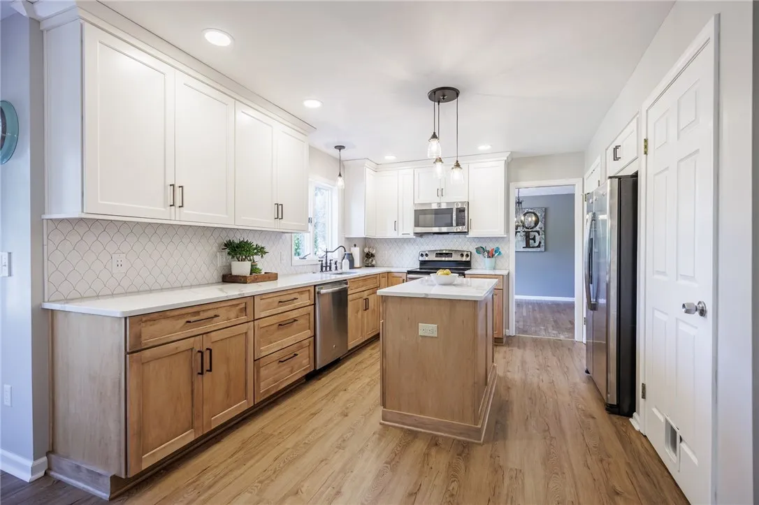 20 Ironwood Drive, Perinton, New York 14450, Perinton, New York 14450, 4 Bedrooms Bedrooms, 8 Rooms Rooms,2 BathroomsBathrooms,Residential,Closed,20 Ironwood Drive, Perinton, New York 14450,0,R1635195