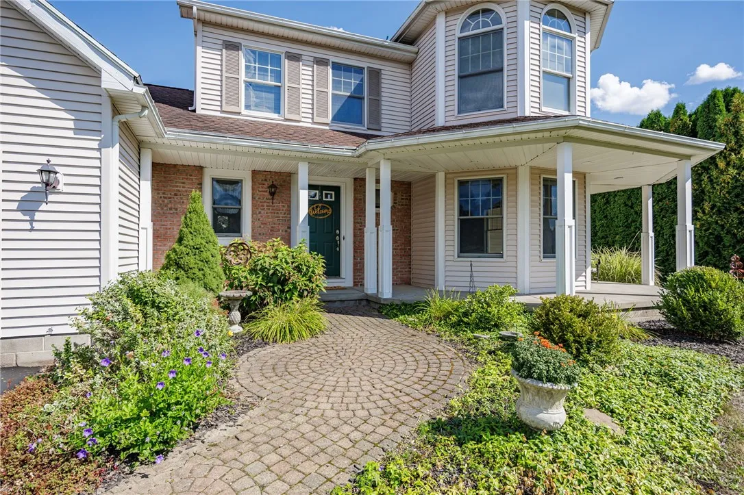 20 Ironwood Drive, Perinton, New York 14450, Perinton, New York 14450, 4 Bedrooms Bedrooms, 8 Rooms Rooms,2 BathroomsBathrooms,Residential,Closed,20 Ironwood Drive, Perinton, New York 14450,0,R1635195