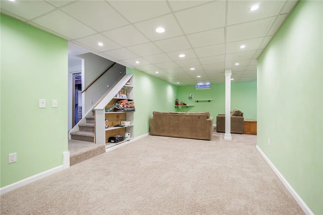 20 Ironwood Drive, Perinton, New York 14450, Perinton, New York 14450, 4 Bedrooms Bedrooms, 8 Rooms Rooms,2 BathroomsBathrooms,Residential,Closed,20 Ironwood Drive, Perinton, New York 14450,0,R1635195