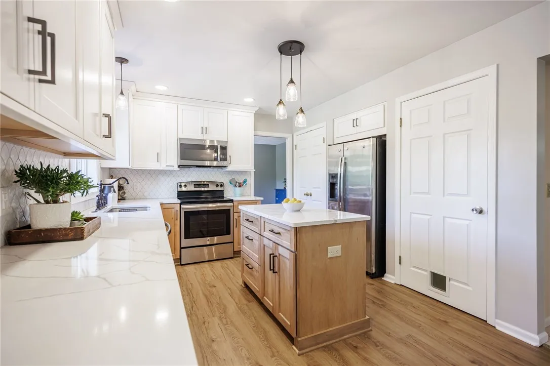 20 Ironwood Drive, Perinton, New York 14450, Perinton, New York 14450, 4 Bedrooms Bedrooms, 8 Rooms Rooms,2 BathroomsBathrooms,Residential,Closed,20 Ironwood Drive, Perinton, New York 14450,0,R1635195