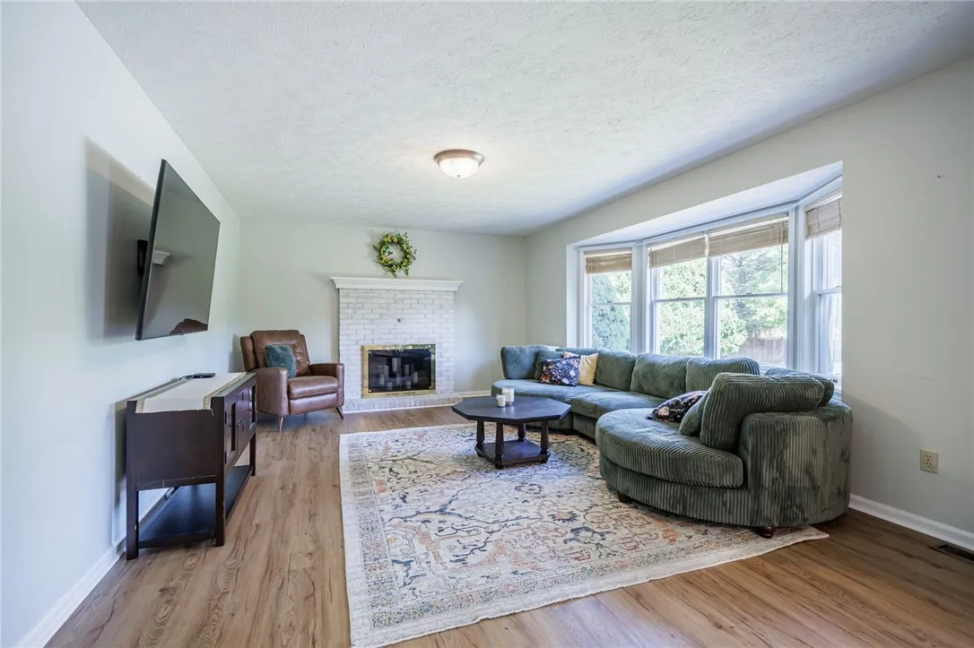 20 Ironwood Drive, Perinton, New York 14450, Perinton, New York 14450, 4 Bedrooms Bedrooms, 8 Rooms Rooms,2 BathroomsBathrooms,Residential,Closed,20 Ironwood Drive, Perinton, New York 14450,0,R1635195