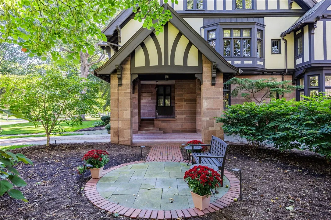 901 East Avenue D, Rochester, New York 14607, Rochester, New York 14607, 2 Bedrooms Bedrooms, 6 Rooms Rooms,2 BathroomsBathrooms,Residential,Closed,901 East Avenue D, Rochester, New York 14607,0,R1633158