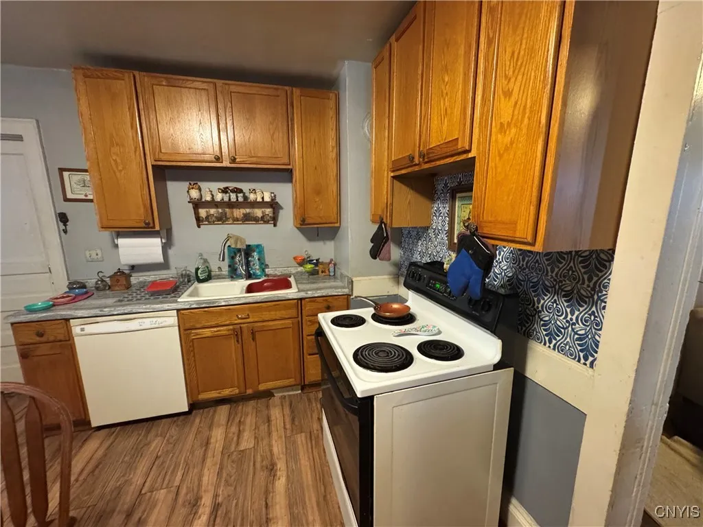 129 1st Street, Rome, New York 13440, Rome, New York 13440, 5 Bedrooms Bedrooms, ,2 BathroomsBathrooms,Residential,For Sale,129 1st Street, Rome, New York 13440,0,S1635196