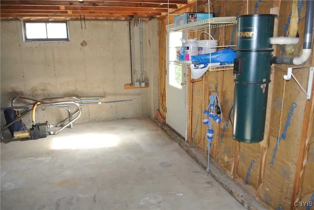 Large Basement Area/ Storage