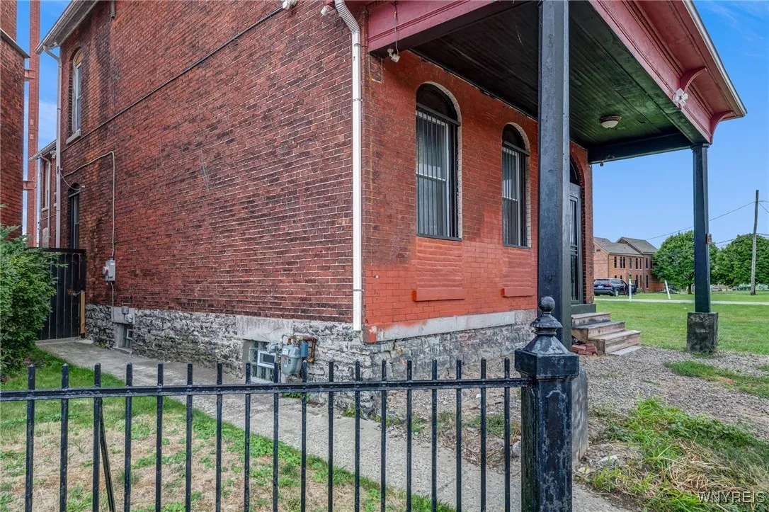 653 Michigan Avenue, Buffalo, New York 14203, Buffalo, New York 14203, 6 Bedrooms Bedrooms, 12 Rooms Rooms,2 BathroomsBathrooms,Residential,For Sale,653 Michigan Avenue, Buffalo, New York 14203,0,B1635261