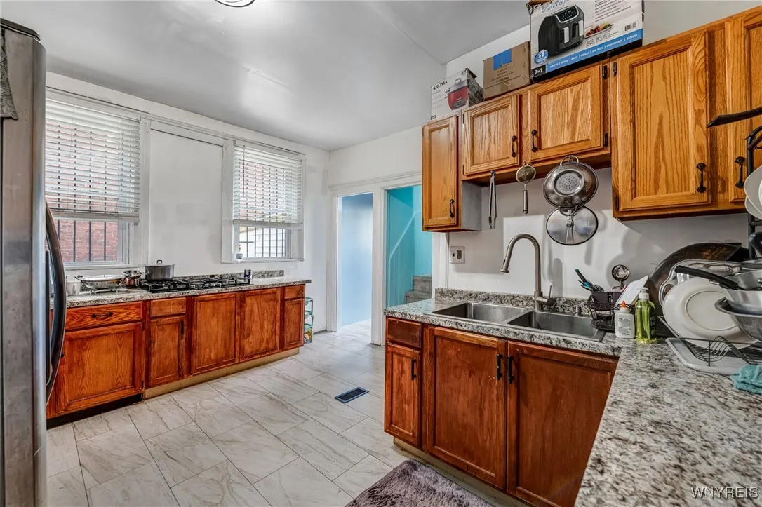 653 Michigan Avenue, Buffalo, New York 14203, Buffalo, New York 14203, 6 Bedrooms Bedrooms, 12 Rooms Rooms,2 BathroomsBathrooms,Residential,For Sale,653 Michigan Avenue, Buffalo, New York 14203,0,B1635261