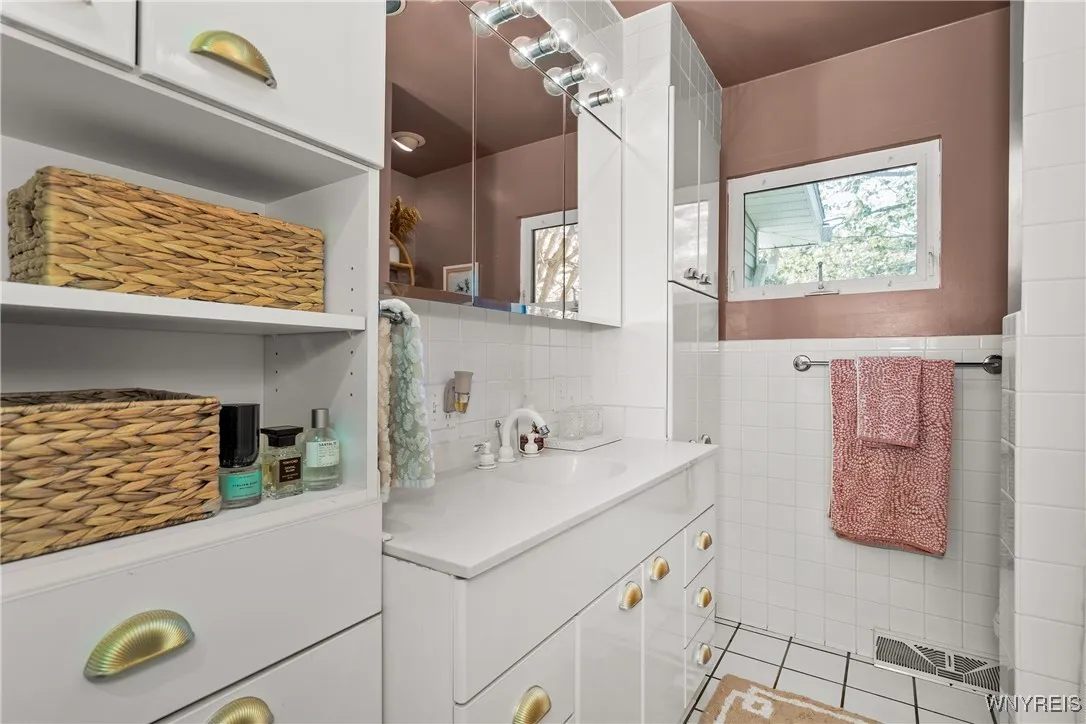 1225 Church Road, Evans, New York 14006, Evans, New York 14006, 3 Bedrooms Bedrooms, 7 Rooms Rooms,2 BathroomsBathrooms,Residential,Closed,1225 Church Road, Evans, New York 14006,0,B1634327