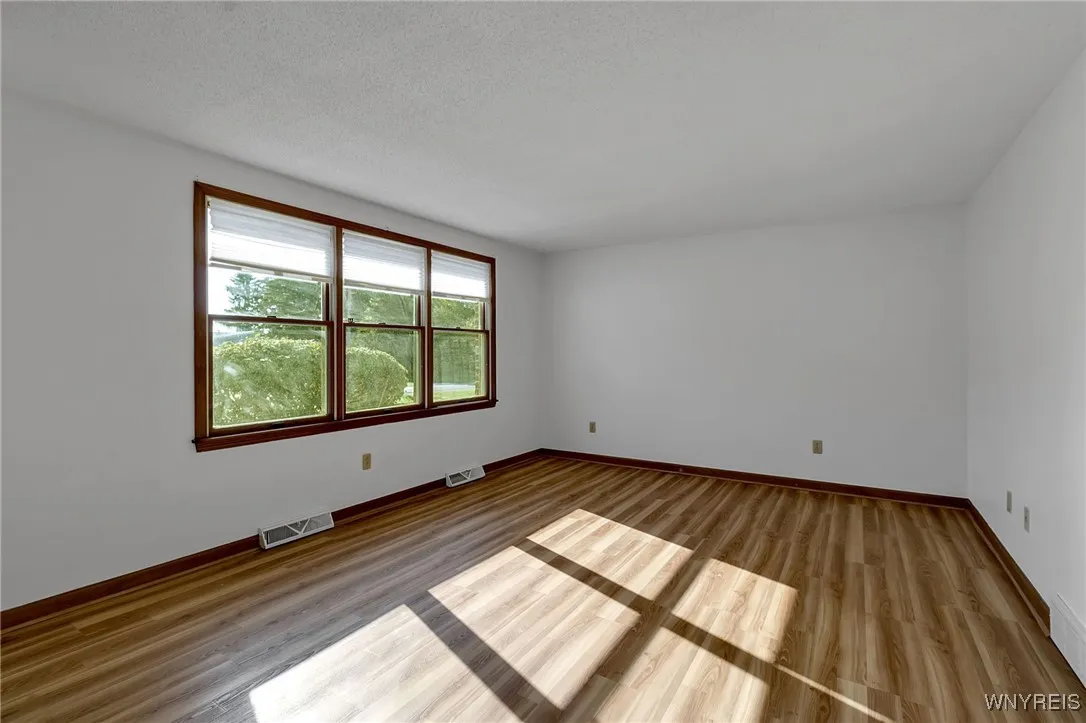 276 Tennyson Ter, Amherst, New York 14221, Amherst, New York 14221, 6 Bedrooms Bedrooms, ,2 BathroomsBathrooms,Residential,Closed,276 Tennyson Ter, Amherst, New York 14221,0,B1635240