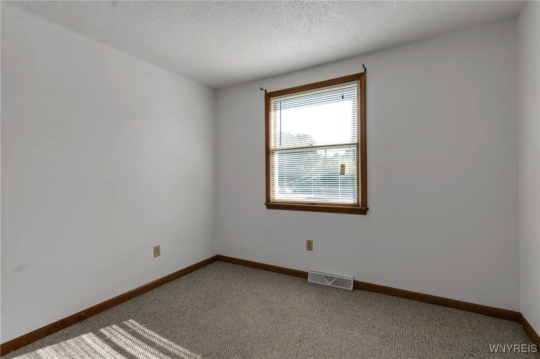 276 Tennyson Ter, Amherst, New York 14221, Amherst, New York 14221, 6 Bedrooms Bedrooms, ,2 BathroomsBathrooms,Residential,Closed,276 Tennyson Ter, Amherst, New York 14221,0,B1635240