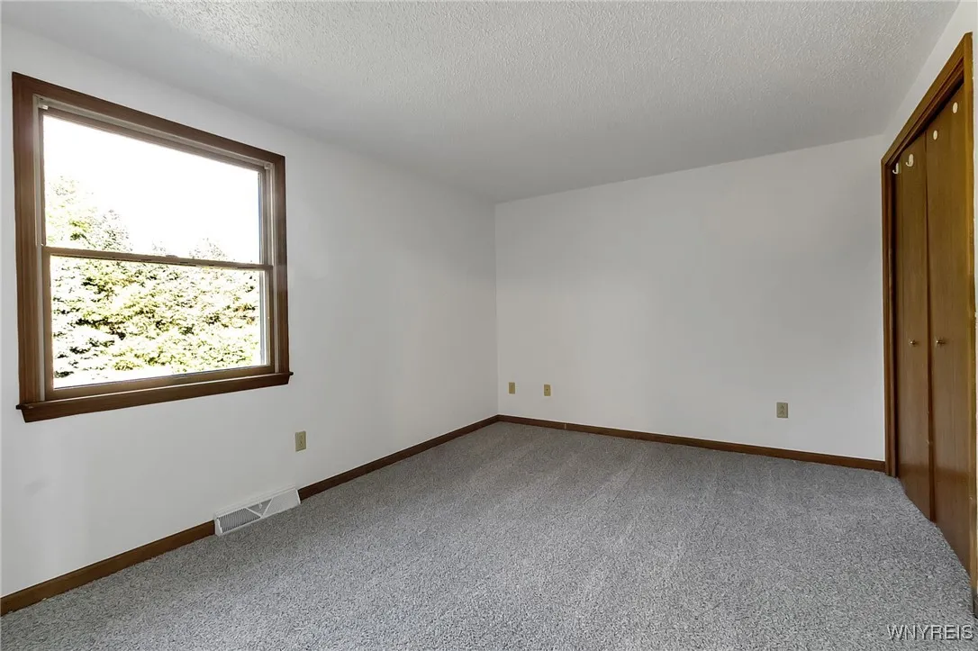276 Tennyson Ter, Amherst, New York 14221, Amherst, New York 14221, 6 Bedrooms Bedrooms, ,2 BathroomsBathrooms,Residential,Closed,276 Tennyson Ter, Amherst, New York 14221,0,B1635240
