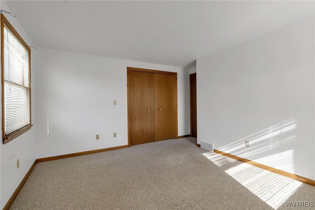 276 Tennyson Ter, Amherst, New York 14221, Amherst, New York 14221, 6 Bedrooms Bedrooms, ,2 BathroomsBathrooms,Residential,Closed,276 Tennyson Ter, Amherst, New York 14221,0,B1635240