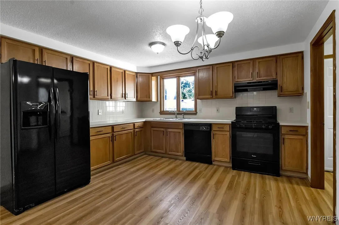276 Tennyson Ter, Amherst, New York 14221, Amherst, New York 14221, 6 Bedrooms Bedrooms, ,2 BathroomsBathrooms,Residential,Closed,276 Tennyson Ter, Amherst, New York 14221,0,B1635240