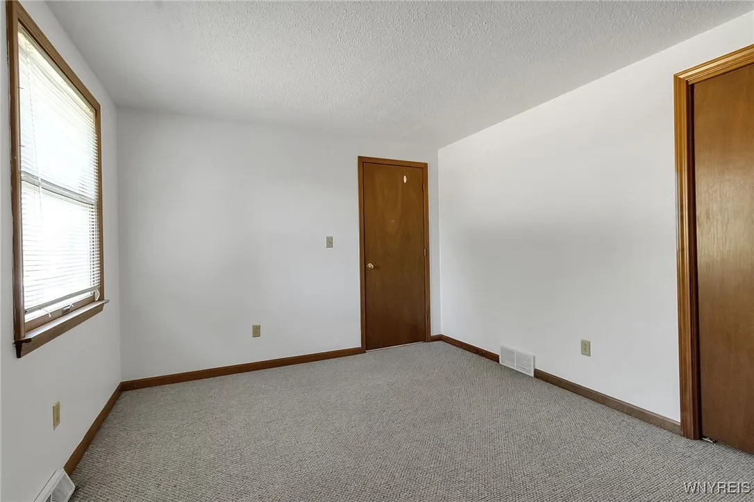 276 Tennyson Ter, Amherst, New York 14221, Amherst, New York 14221, 6 Bedrooms Bedrooms, ,2 BathroomsBathrooms,Residential,Closed,276 Tennyson Ter, Amherst, New York 14221,0,B1635240