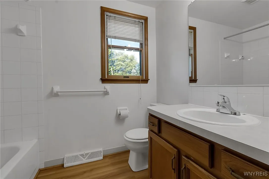 276 Tennyson Ter, Amherst, New York 14221, Amherst, New York 14221, 6 Bedrooms Bedrooms, ,2 BathroomsBathrooms,Residential,Closed,276 Tennyson Ter, Amherst, New York 14221,0,B1635240