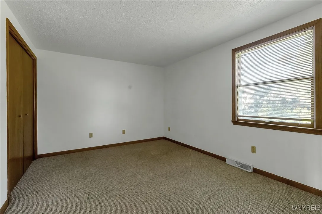 276 Tennyson Ter, Amherst, New York 14221, Amherst, New York 14221, 6 Bedrooms Bedrooms, ,2 BathroomsBathrooms,Residential,Closed,276 Tennyson Ter, Amherst, New York 14221,0,B1635240