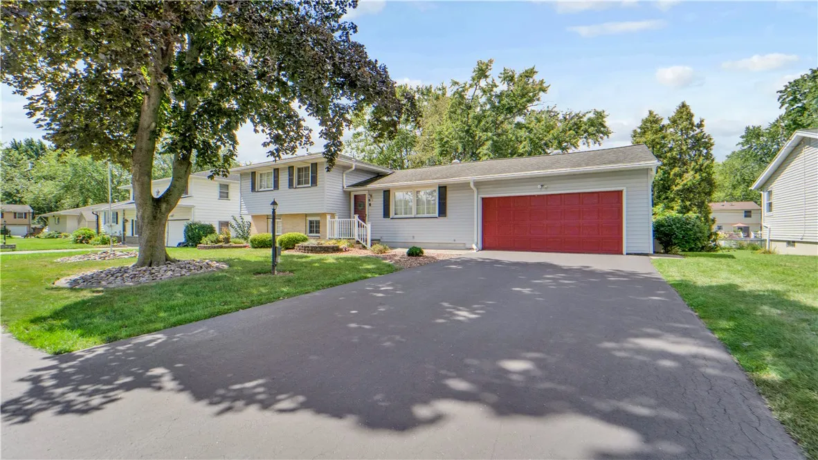 15 Currier Lane, Gates, New York 14624, Gates, New York 14624, 3 Bedrooms Bedrooms, 7 Rooms Rooms,1 BathroomBathrooms,Residential,Closed,15 Currier Lane, Gates, New York 14624,0,R1634361