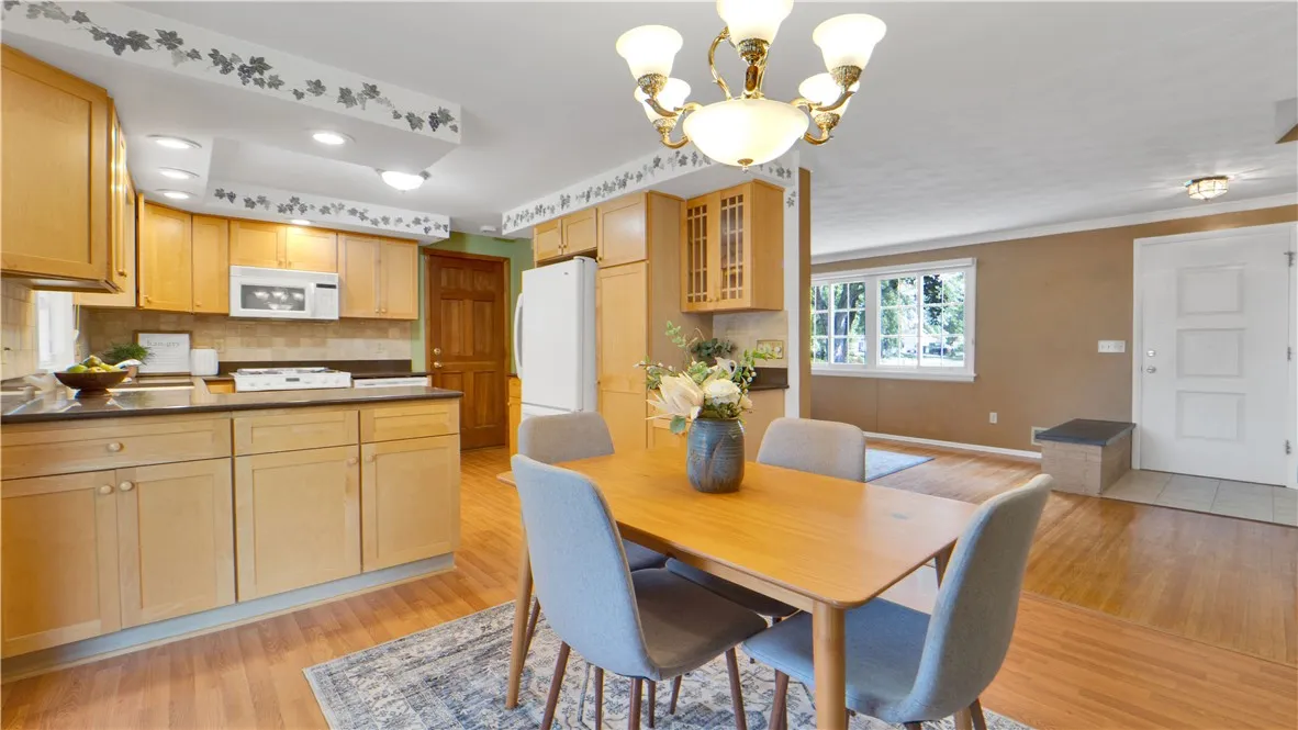 15 Currier Lane, Gates, New York 14624, Gates, New York 14624, 3 Bedrooms Bedrooms, 7 Rooms Rooms,1 BathroomBathrooms,Residential,Closed,15 Currier Lane, Gates, New York 14624,0,R1634361
