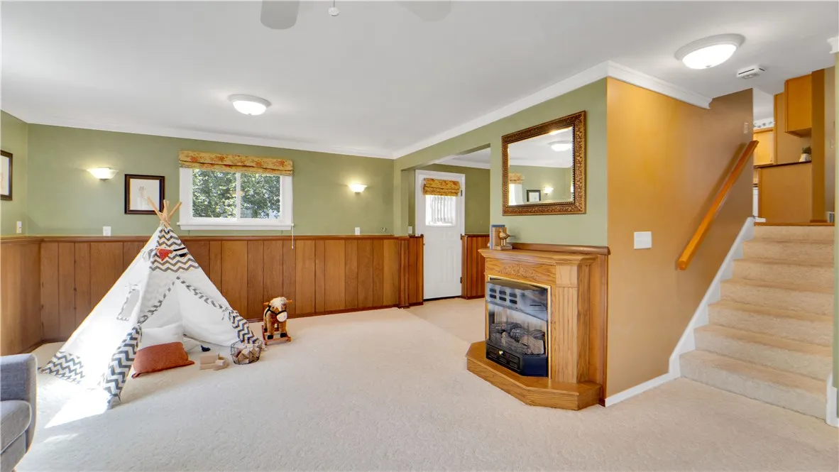 15 Currier Lane, Gates, New York 14624, Gates, New York 14624, 3 Bedrooms Bedrooms, 7 Rooms Rooms,1 BathroomBathrooms,Residential,Closed,15 Currier Lane, Gates, New York 14624,0,R1634361