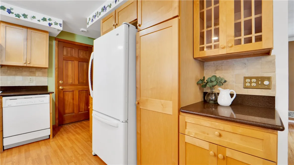 15 Currier Lane, Gates, New York 14624, Gates, New York 14624, 3 Bedrooms Bedrooms, 7 Rooms Rooms,1 BathroomBathrooms,Residential,Closed,15 Currier Lane, Gates, New York 14624,0,R1634361