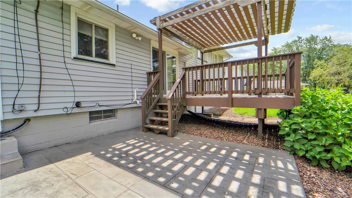 15 Currier Lane, Gates, New York 14624, Gates, New York 14624, 3 Bedrooms Bedrooms, 7 Rooms Rooms,1 BathroomBathrooms,Residential,Closed,15 Currier Lane, Gates, New York 14624,0,R1634361