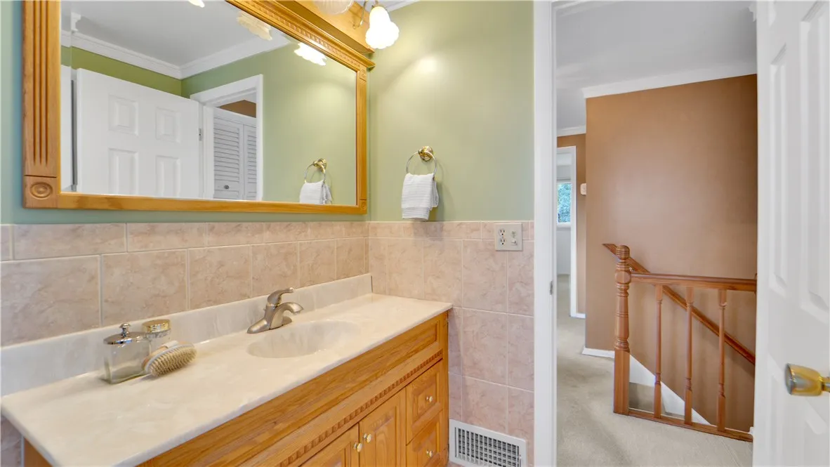 15 Currier Lane, Gates, New York 14624, Gates, New York 14624, 3 Bedrooms Bedrooms, 7 Rooms Rooms,1 BathroomBathrooms,Residential,Closed,15 Currier Lane, Gates, New York 14624,0,R1634361
