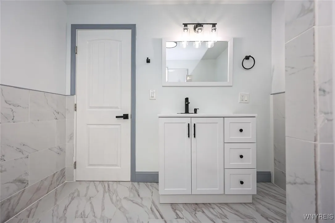 30 Glenwood Avenue, Buffalo, New York 14209, Buffalo, New York 14209, 6 Bedrooms Bedrooms, ,2 BathroomsBathrooms,Residential,For Sale,30 Glenwood Avenue, Buffalo, New York 14209,0,B1634691