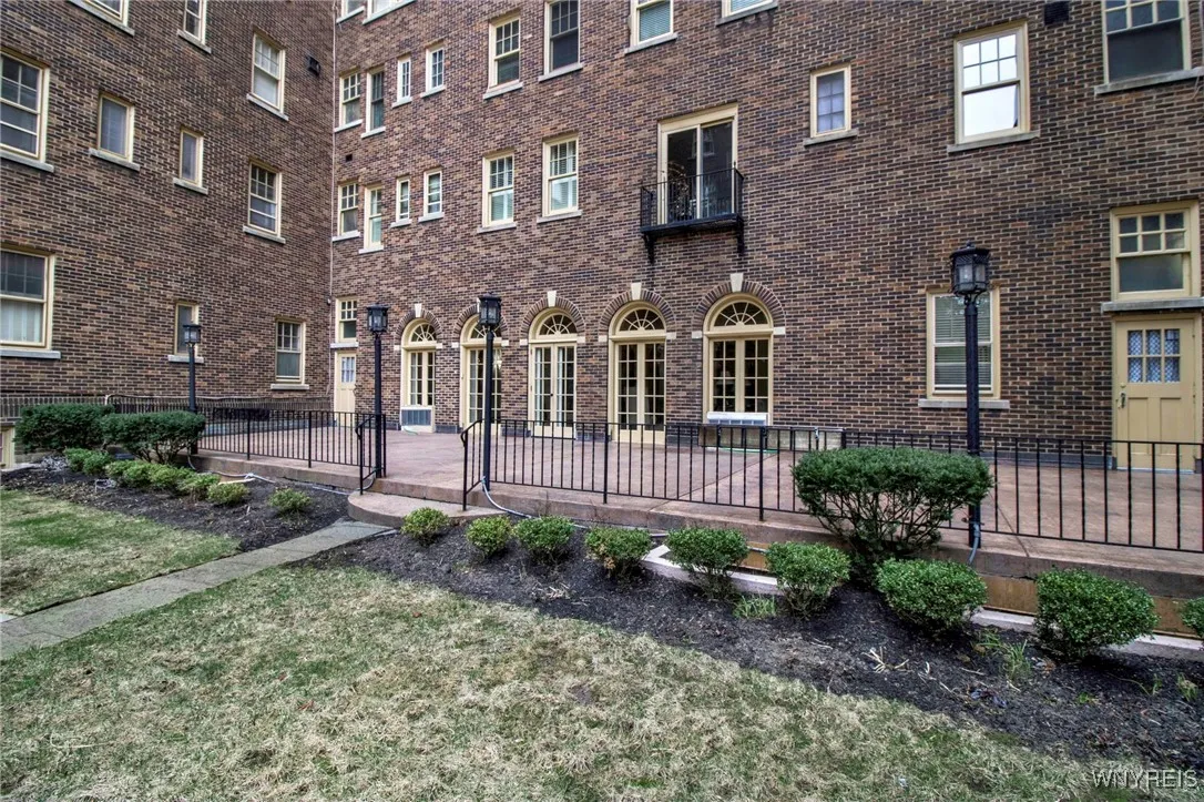 83 Bryant Street 7d, Buffalo, New York 14209, Buffalo, New York 14209, 3 Bedrooms Bedrooms, 5 Rooms Rooms,1 BathroomBathrooms,Residential,For Sale,83 Bryant Street 7d, Buffalo, New York 14209,0,B1631575