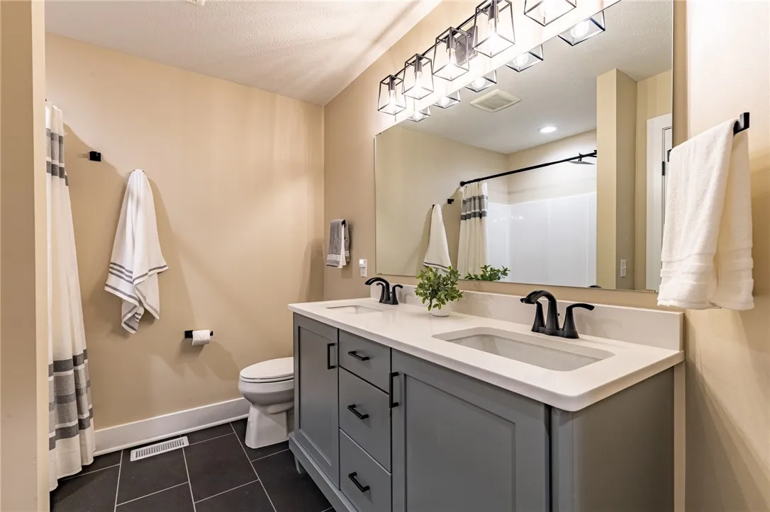 5 Tall Castle Lane, Penfield, New York 14526, Penfield, New York 14526, 3 Bedrooms Bedrooms, 6 Rooms Rooms,3 BathroomsBathrooms,Residential,For Sale,5 Tall Castle Lane, Penfield, New York 14526,0,R1627600