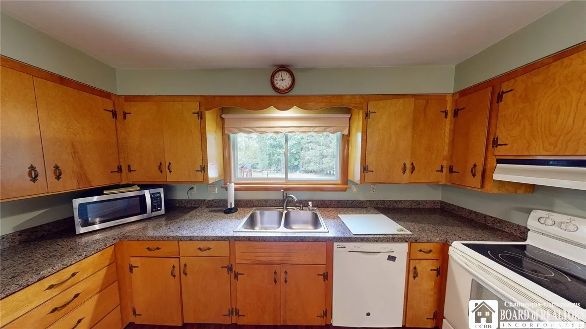 2270 Lennox Street, Ellicott, New York 14701, Ellicott, New York 14701, 3 Bedrooms Bedrooms, 7 Rooms Rooms,1 BathroomBathrooms,Residential,Closed,2270 Lennox Street, Ellicott, New York 14701,0,R1630971