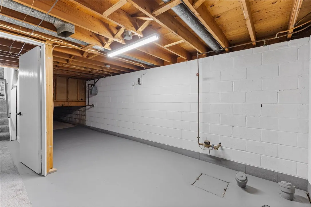 40 Nurmi Drive, Greece, New York 14616, Greece, New York 14616, 4 Bedrooms Bedrooms, 8 Rooms Rooms,1 BathroomBathrooms,Residential,Closed,40 Nurmi Drive, Greece, New York 14616,0,R1635300