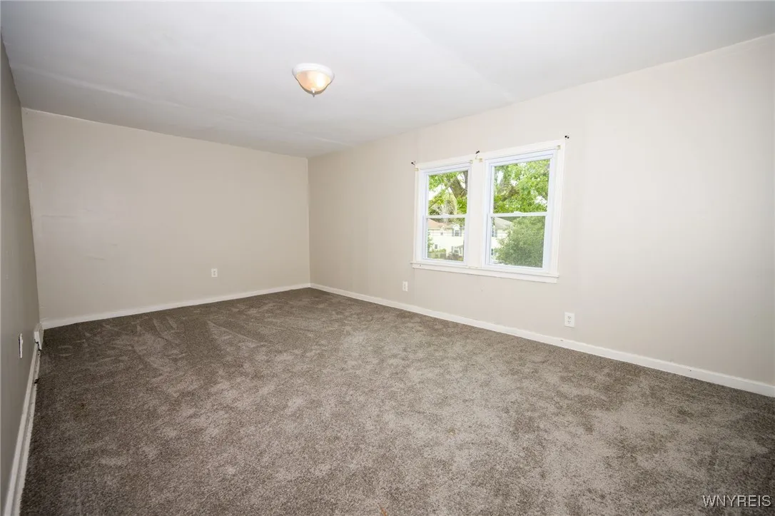 1868 Niagara Avenue, Niagara Falls, New York 14305, Niagara Falls, New York 14305, 4 Bedrooms Bedrooms, 6 Rooms Rooms,1 BathroomBathrooms,Residential,For Sale,1868 Niagara Avenue, Niagara Falls, New York 14305,0,B1635045