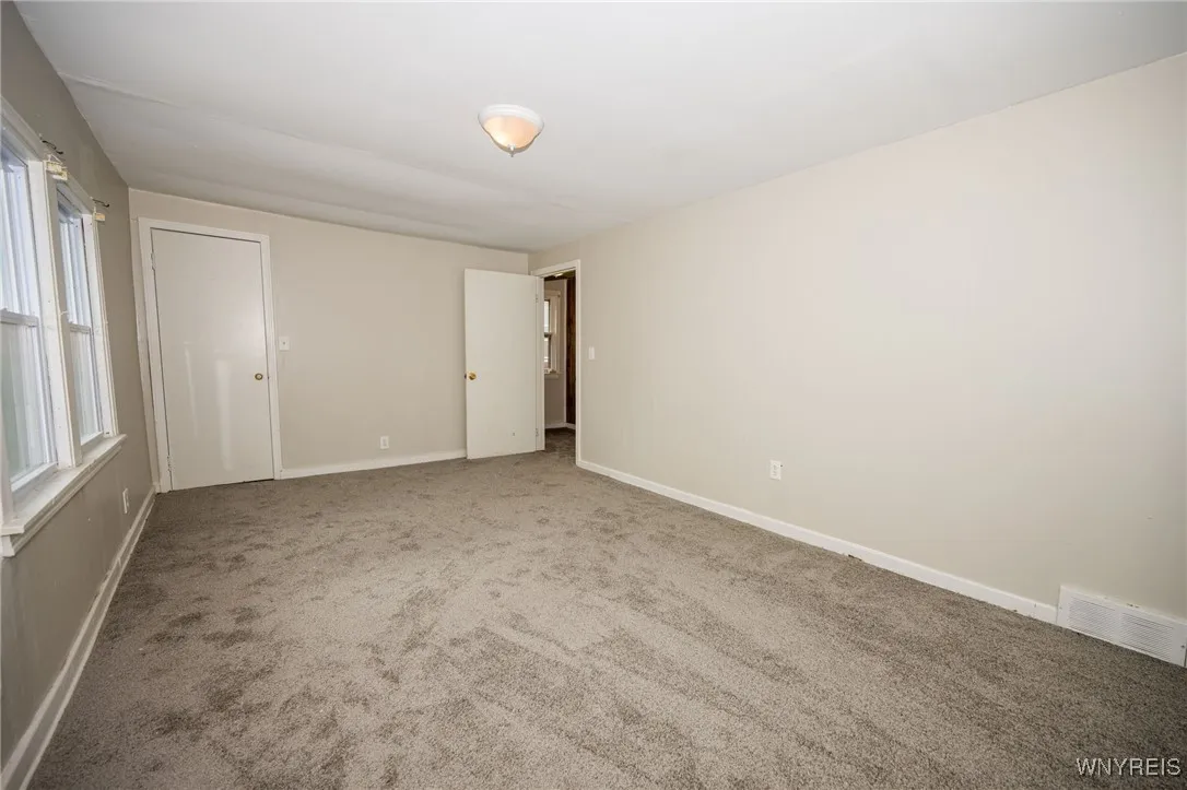 1868 Niagara Avenue, Niagara Falls, New York 14305, Niagara Falls, New York 14305, 4 Bedrooms Bedrooms, 6 Rooms Rooms,1 BathroomBathrooms,Residential,For Sale,1868 Niagara Avenue, Niagara Falls, New York 14305,0,B1635045