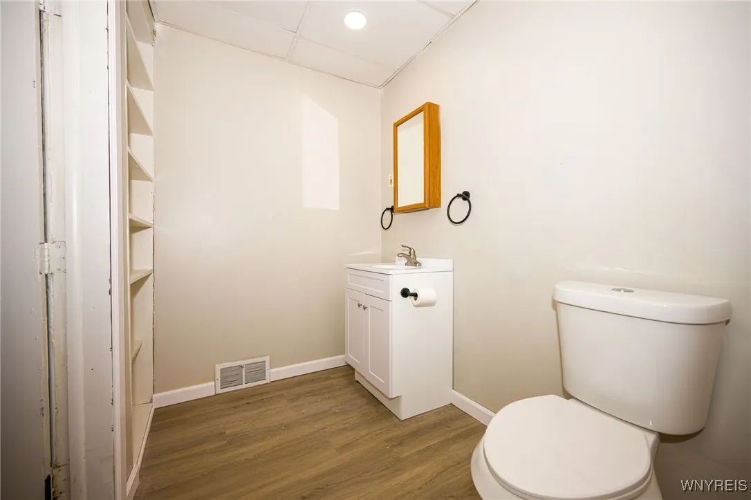 1868 Niagara Avenue, Niagara Falls, New York 14305, Niagara Falls, New York 14305, 4 Bedrooms Bedrooms, 6 Rooms Rooms,1 BathroomBathrooms,Residential,For Sale,1868 Niagara Avenue, Niagara Falls, New York 14305,0,B1635045