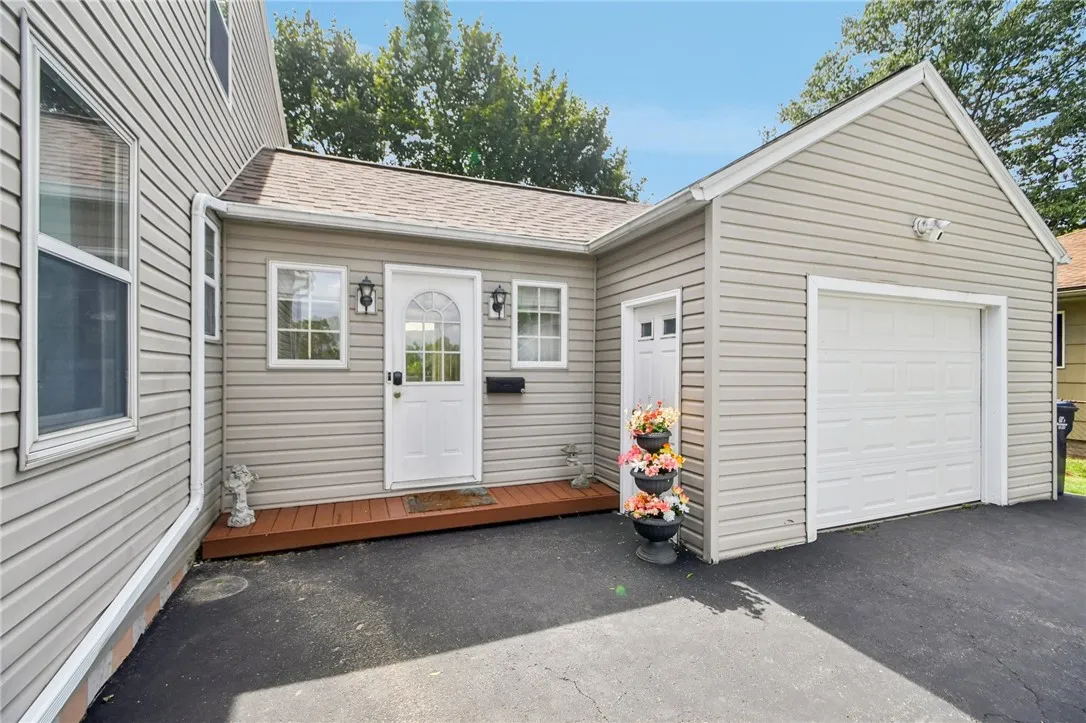 771 Westchester Avenue, Irondequoit, New York 1460, Irondequoit, New York 14609, 4 Bedrooms Bedrooms, 7 Rooms Rooms,1 BathroomBathrooms,Residential,Closed,771 Westchester Avenue, Irondequoit, New York 1460,0,R1634577