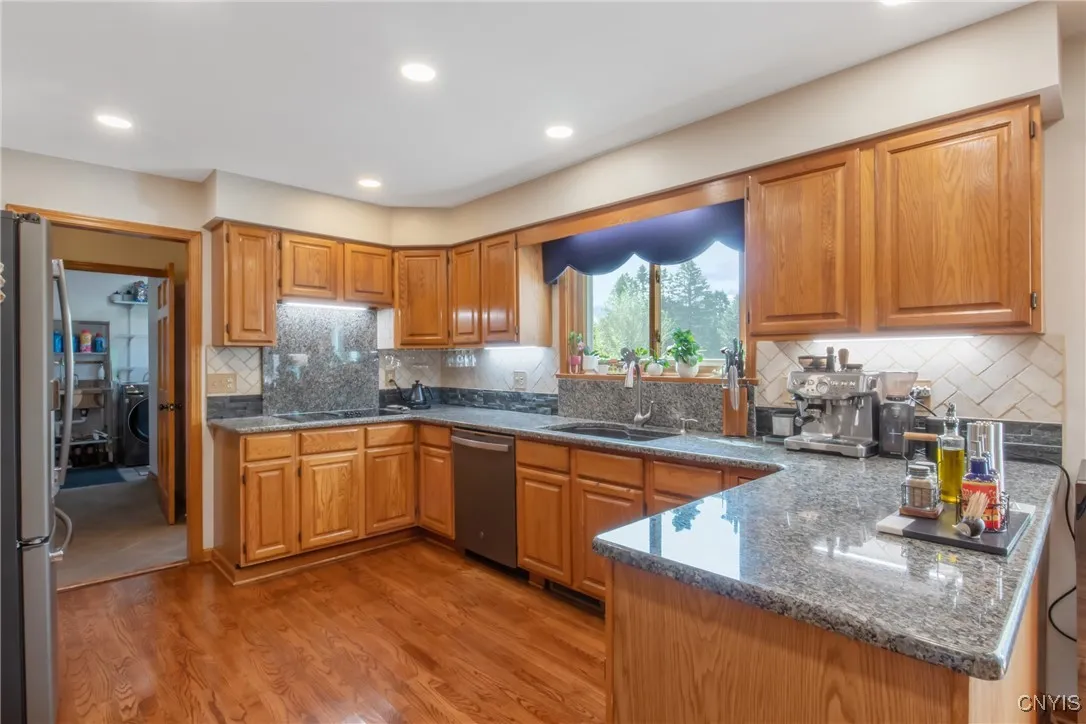 8252 Iliad Drive, Manlius, New York 13104, Manlius, New York 13104, 4 Bedrooms Bedrooms, 12 Rooms Rooms,3 BathroomsBathrooms,Residential,Closed,8252 Iliad Drive, Manlius, New York 13104,0,S1634758