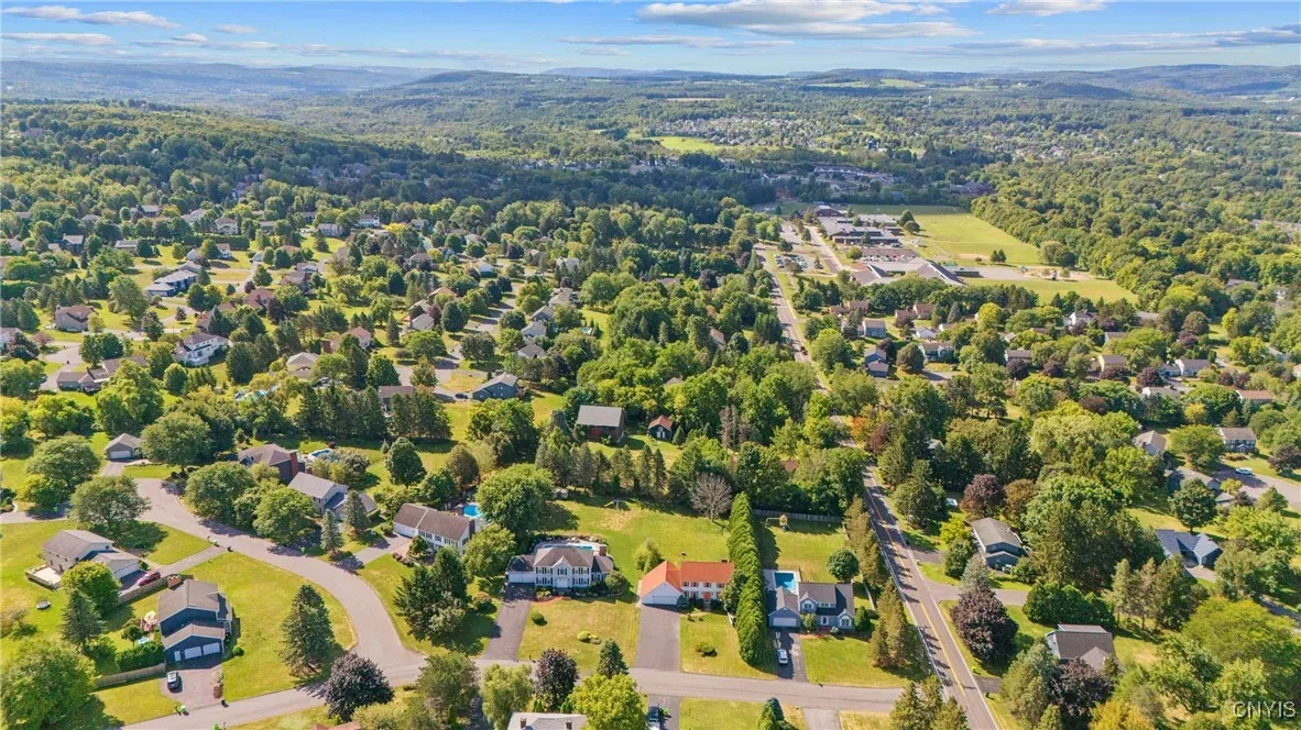 8252 Iliad Drive, Manlius, New York 13104, Manlius, New York 13104, 4 Bedrooms Bedrooms, 12 Rooms Rooms,3 BathroomsBathrooms,Residential,Closed,8252 Iliad Drive, Manlius, New York 13104,0,S1634758