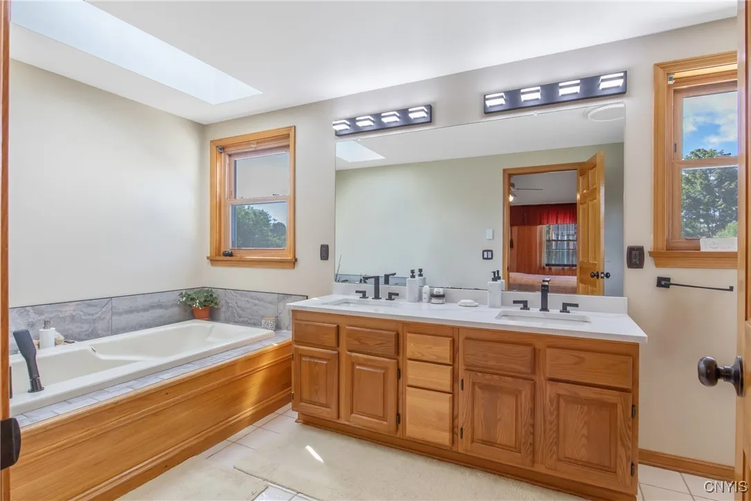 8252 Iliad Drive, Manlius, New York 13104, Manlius, New York 13104, 4 Bedrooms Bedrooms, 12 Rooms Rooms,3 BathroomsBathrooms,Residential,Closed,8252 Iliad Drive, Manlius, New York 13104,0,S1634758