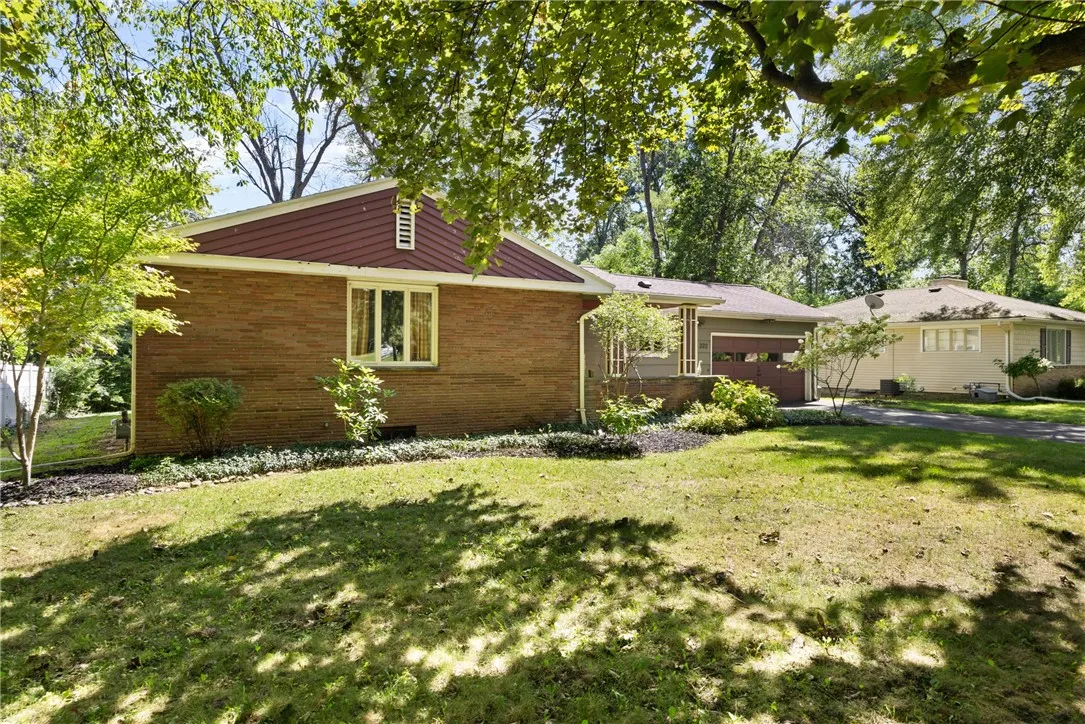 222 Shaftsbury Road, Brighton, New York 14610, Brighton, New York 14610, 3 Bedrooms Bedrooms, 5 Rooms Rooms,2 BathroomsBathrooms,Residential,Closed,222 Shaftsbury Road, Brighton, New York 14610,0,R1635076