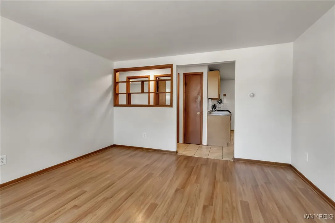 5 Sibley Street, Buffalo, New York 14220, Buffalo, New York 14220, 8 Bedrooms Bedrooms, ,4 BathroomsBathrooms,Residential,Closed,5 Sibley Street, Buffalo, New York 14220,0,B1634055
