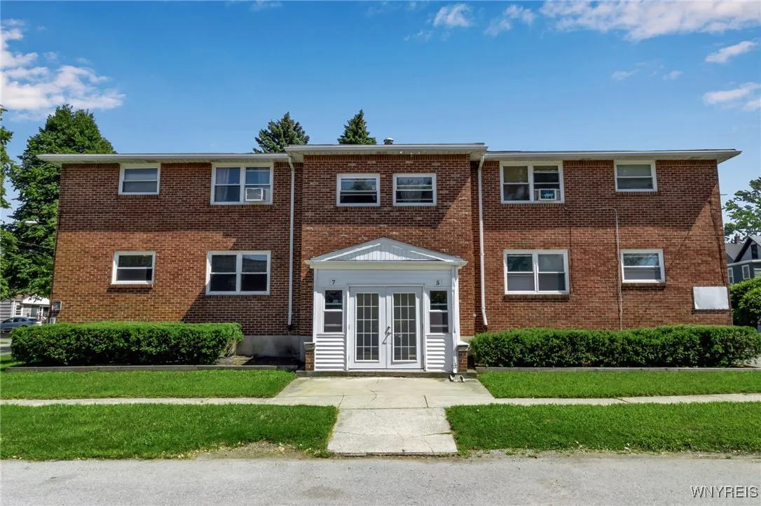 5 Sibley Street, Buffalo, New York 14220, Buffalo, New York 14220, 8 Bedrooms Bedrooms, ,4 BathroomsBathrooms,Residential,Closed,5 Sibley Street, Buffalo, New York 14220,0,B1634055