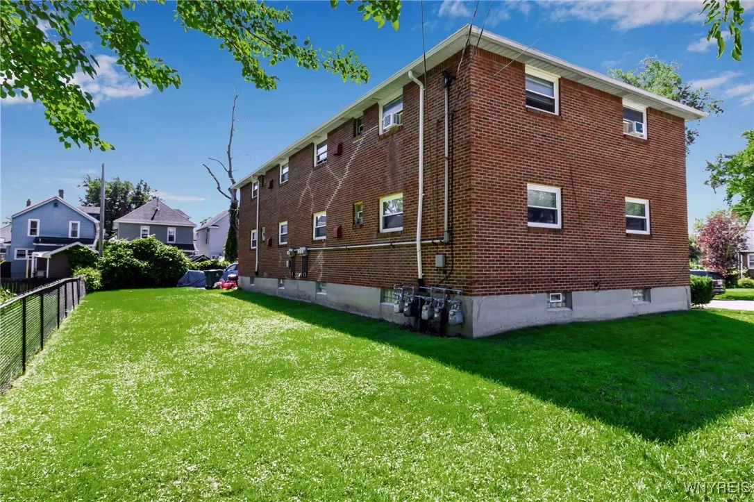 5 Sibley Street, Buffalo, New York 14220, Buffalo, New York 14220, 8 Bedrooms Bedrooms, ,4 BathroomsBathrooms,Residential,For Sale,5 Sibley Street, Buffalo, New York 14220,0,B1634055