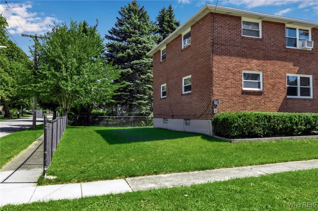 5 Sibley Street, Buffalo, New York 14220, Buffalo, New York 14220, 8 Bedrooms Bedrooms, ,4 BathroomsBathrooms,Residential,Closed,5 Sibley Street, Buffalo, New York 14220,0,B1634055