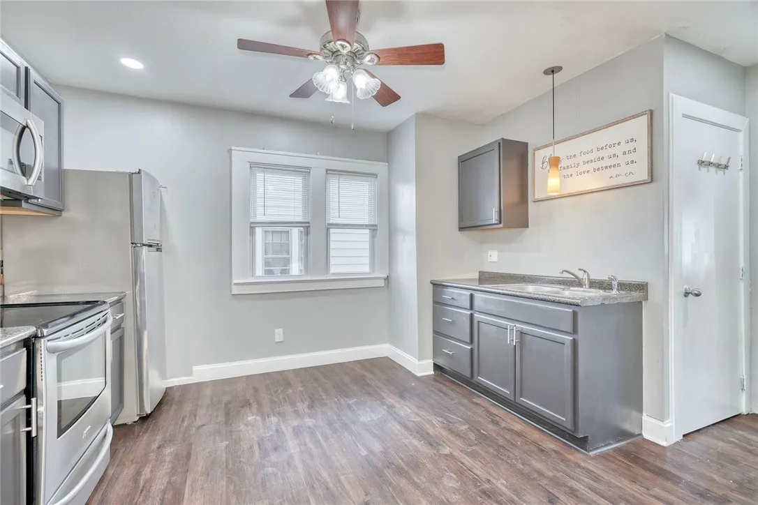 1396 Jay Street, Rochester, New York 14611, Rochester, New York 14611, 3 Bedrooms Bedrooms, 6 Rooms Rooms,1 BathroomBathrooms,Residential,For Sale,1396 Jay Street, Rochester, New York 14611,0,R1635191