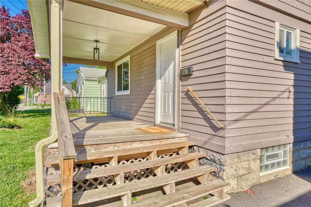 1396 Jay Street, Rochester, New York 14611, Rochester, New York 14611, 3 Bedrooms Bedrooms, 6 Rooms Rooms,1 BathroomBathrooms,Residential,For Sale,1396 Jay Street, Rochester, New York 14611,0,R1635191