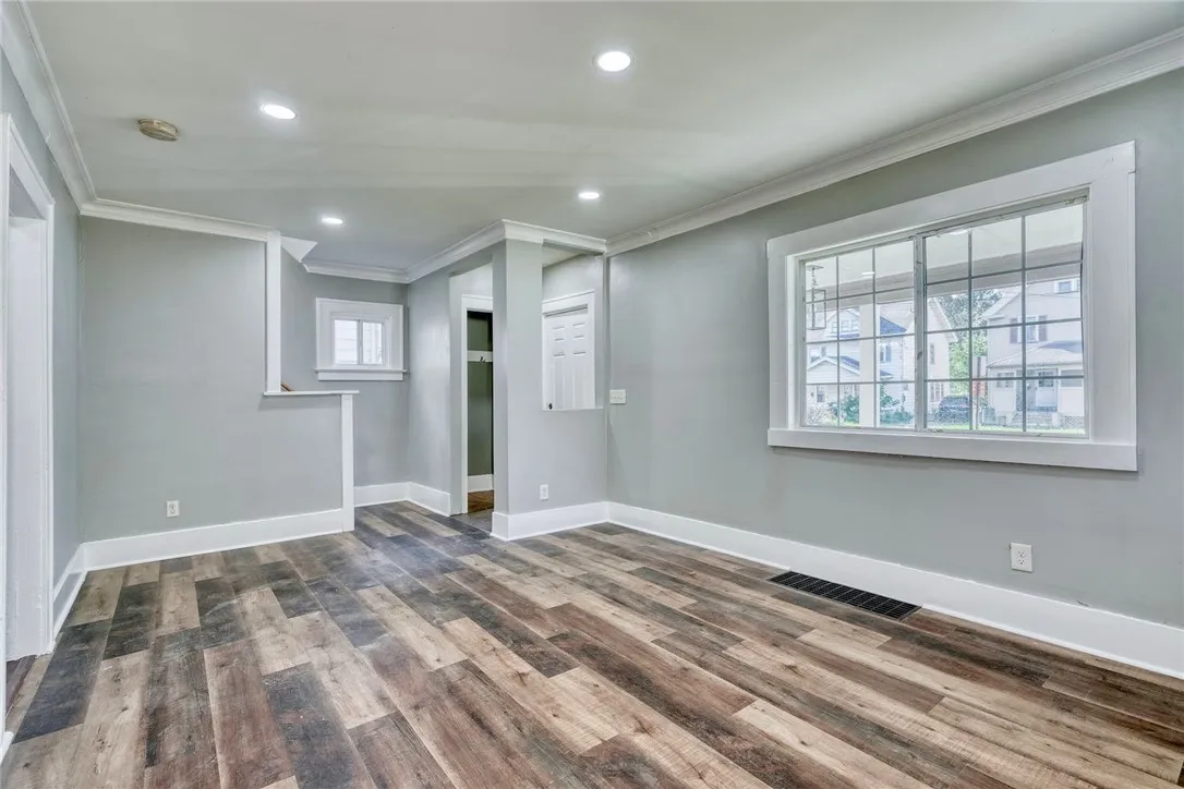 1396 Jay Street, Rochester, New York 14611, Rochester, New York 14611, 3 Bedrooms Bedrooms, 6 Rooms Rooms,1 BathroomBathrooms,Residential,For Sale,1396 Jay Street, Rochester, New York 14611,0,R1635191