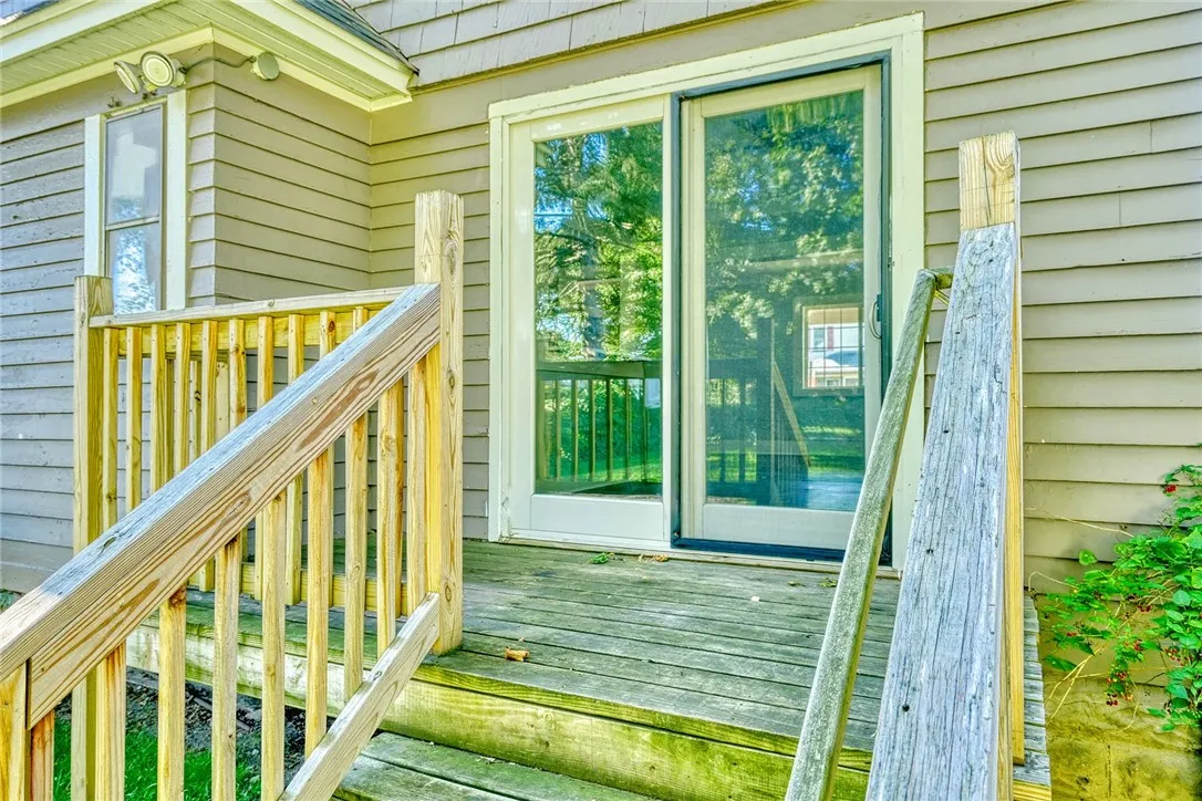 1396 Jay Street, Rochester, New York 14611, Rochester, New York 14611, 3 Bedrooms Bedrooms, 6 Rooms Rooms,1 BathroomBathrooms,Residential,For Sale,1396 Jay Street, Rochester, New York 14611,0,R1635191