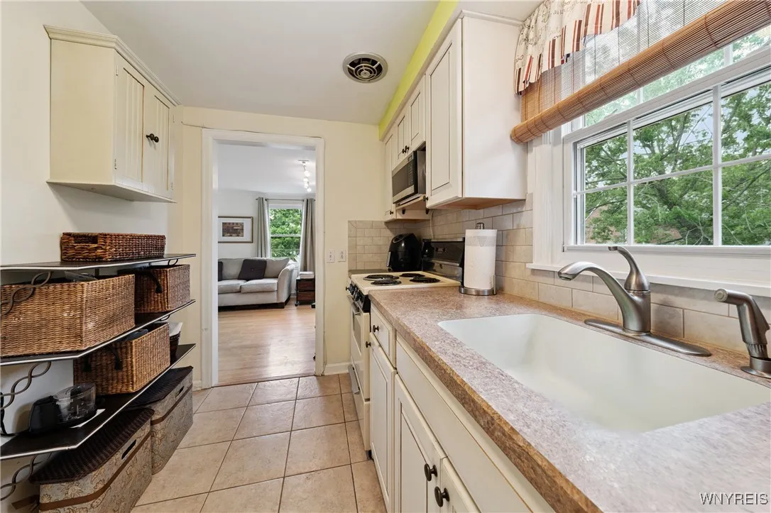 500 Burroughs Drive A, Amherst, New York 14226, Amherst, New York 14226, 1 Bedroom Bedrooms, 3 Rooms Rooms,1 BathroomBathrooms,Residential,For Sale,500 Burroughs Drive A, Amherst, New York 14226,0,B1635383