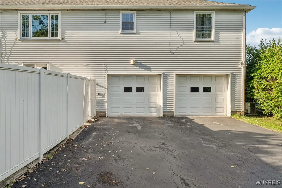 500 Burroughs Drive A, Amherst, New York 14226, Amherst, New York 14226, 1 Bedroom Bedrooms, 3 Rooms Rooms,1 BathroomBathrooms,Residential,For Sale,500 Burroughs Drive A, Amherst, New York 14226,0,B1635383